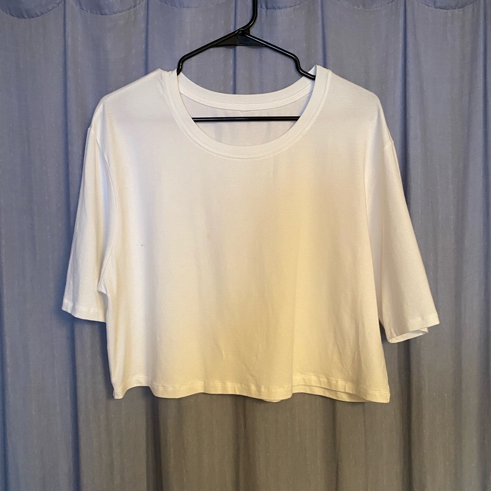 Fabletics Ultra Cropped Short-Sleeve Tee